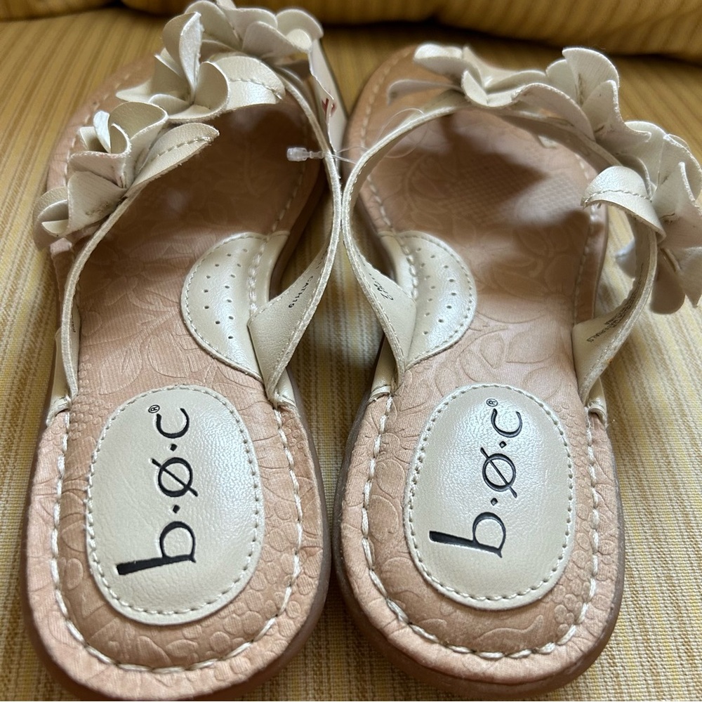 b.o.c. Women's Off White Floral Sandals - Picture 4 of 7